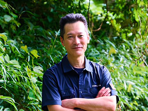 岡田修 氏
